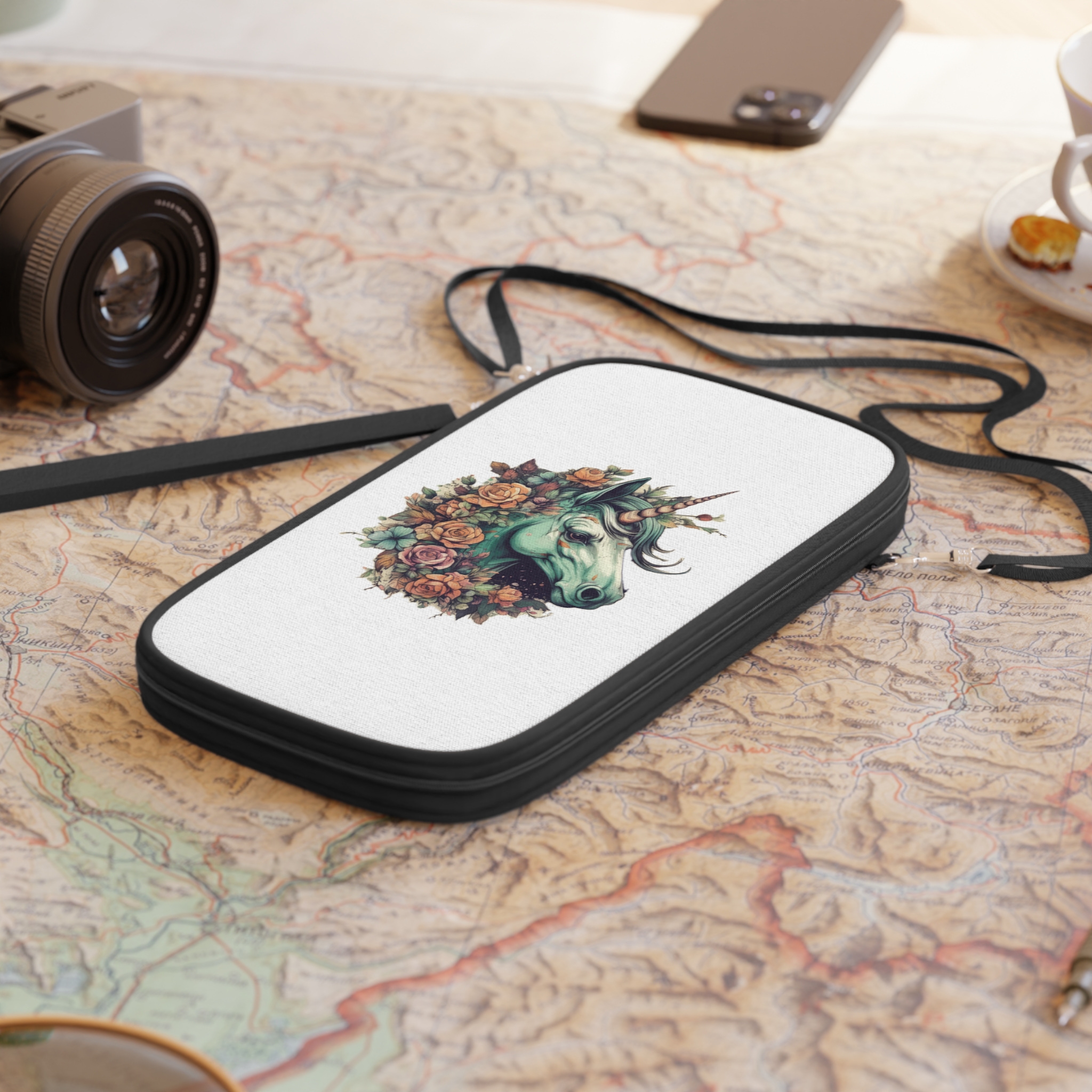 Detailed Illustration Print Vintage Unicorn Passport Wallet - Image 4